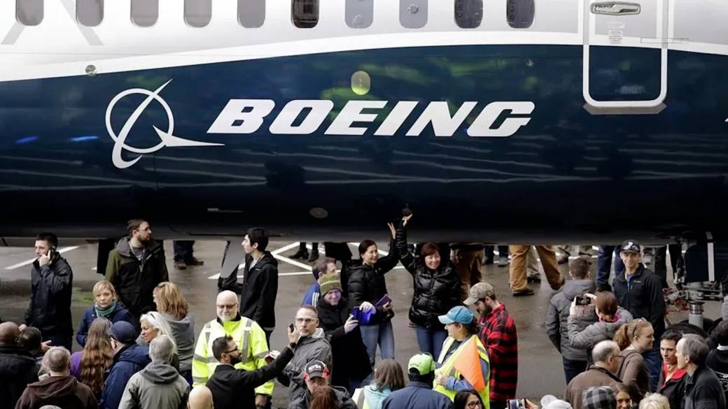 Click to play video: 'U.S. FAA launches investigation into Boeing after Alaska Airlines door blows off in-flight'