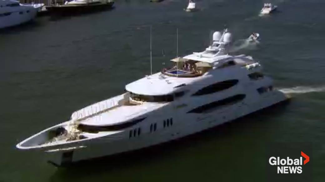 Click to play video: '“Super rich” emit as much carbon pollution as poorest 66% combined, Oxfam report finds'