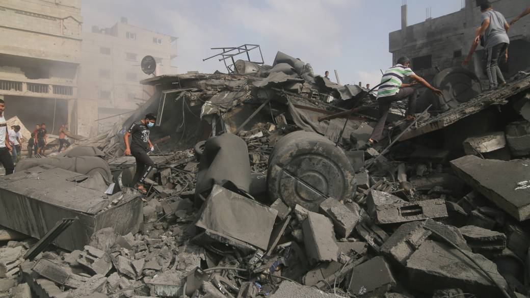 Click to play video: 'Israel-Hamas conflict: Evacuation zones expand as IDF hits Hezbollah infrastructure'