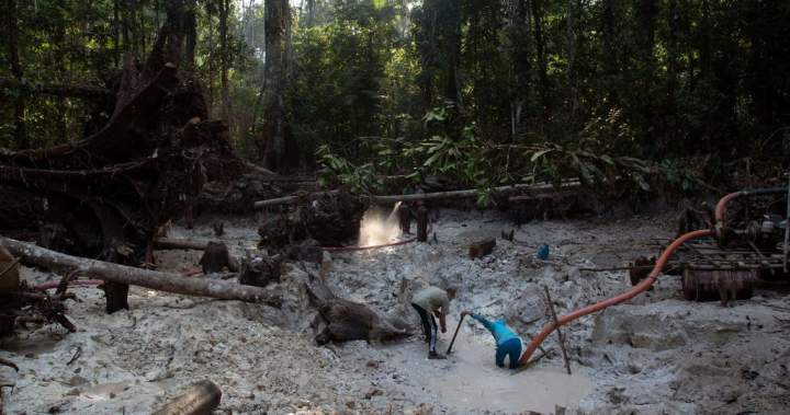 Powerful tornado in Brazil kills 6 people and injures more than 400 ot…